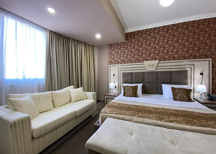Hotel Deluxe