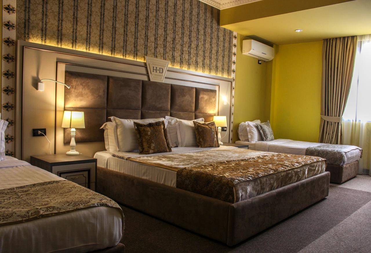 Deluxe Tirana